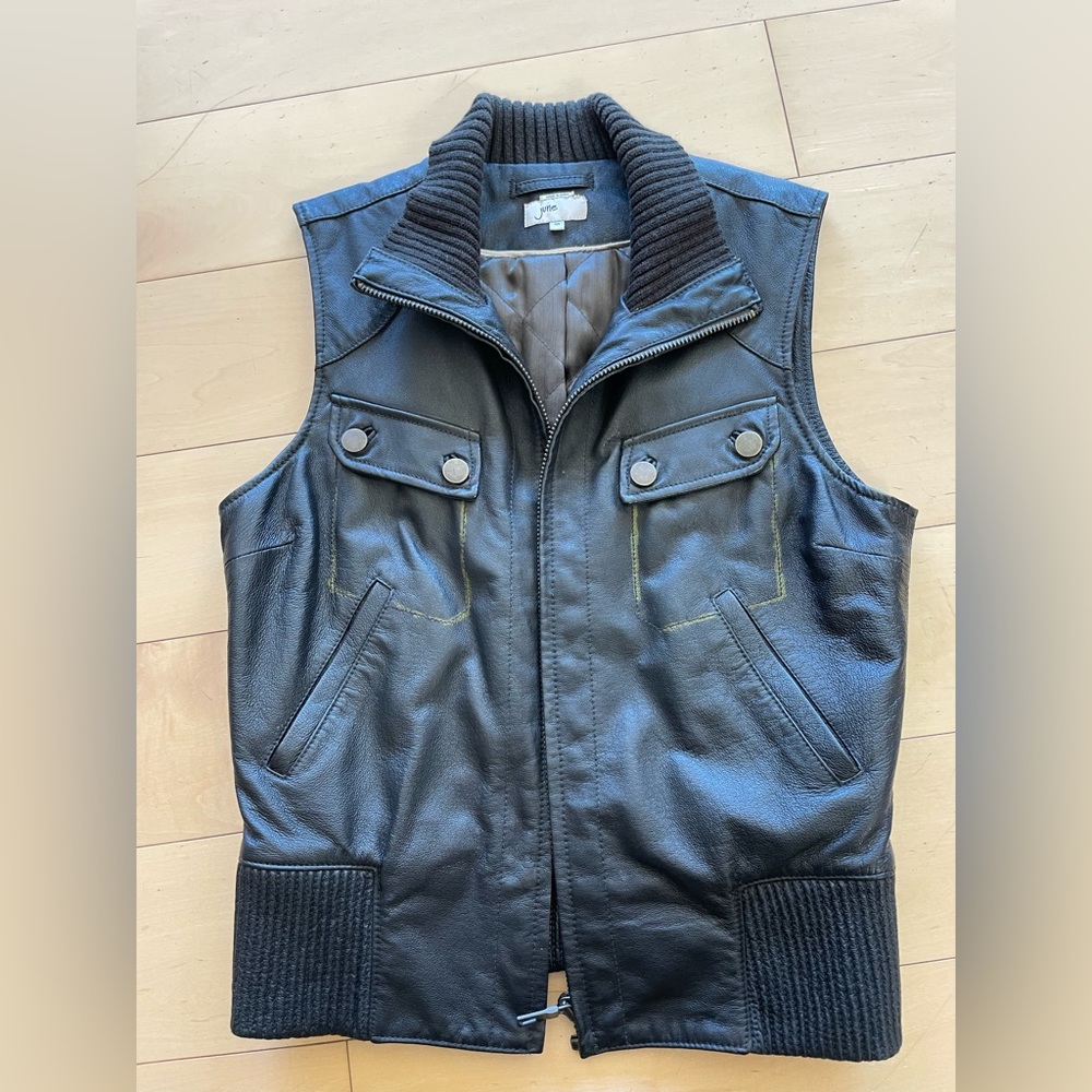 Leather vest with rib collar, gold outline around front pockets, size medium
